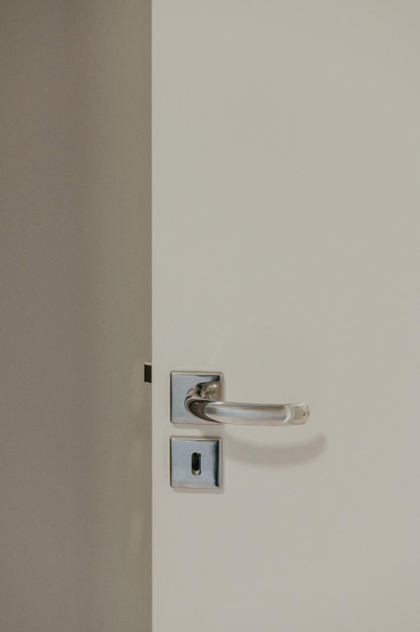 Fechadura com roseta quadrada