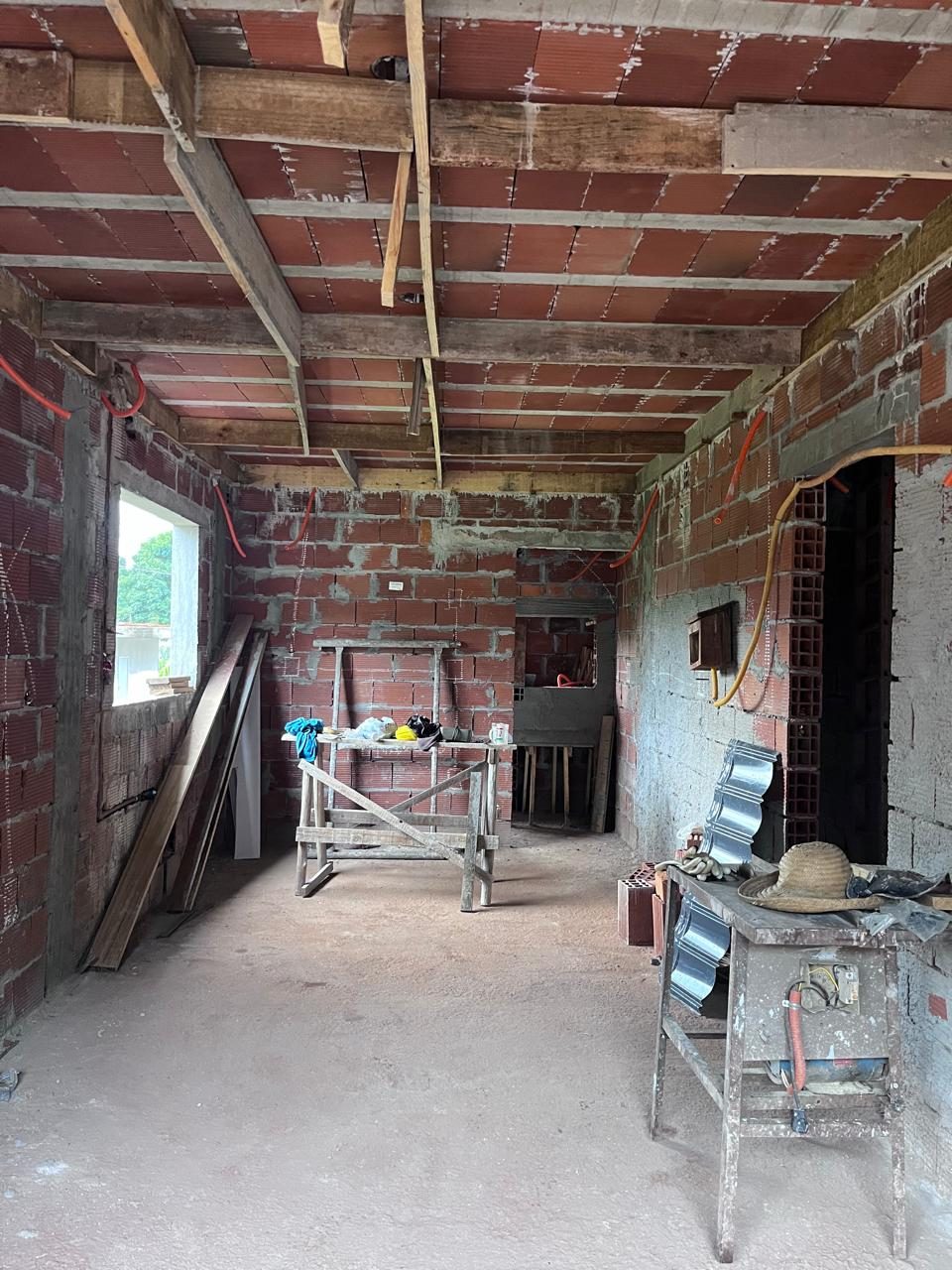 Reboco interno em andamento